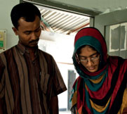 content/tr-tr/images/repository/smb/helping-in-the-fight-against-poverty.jpg